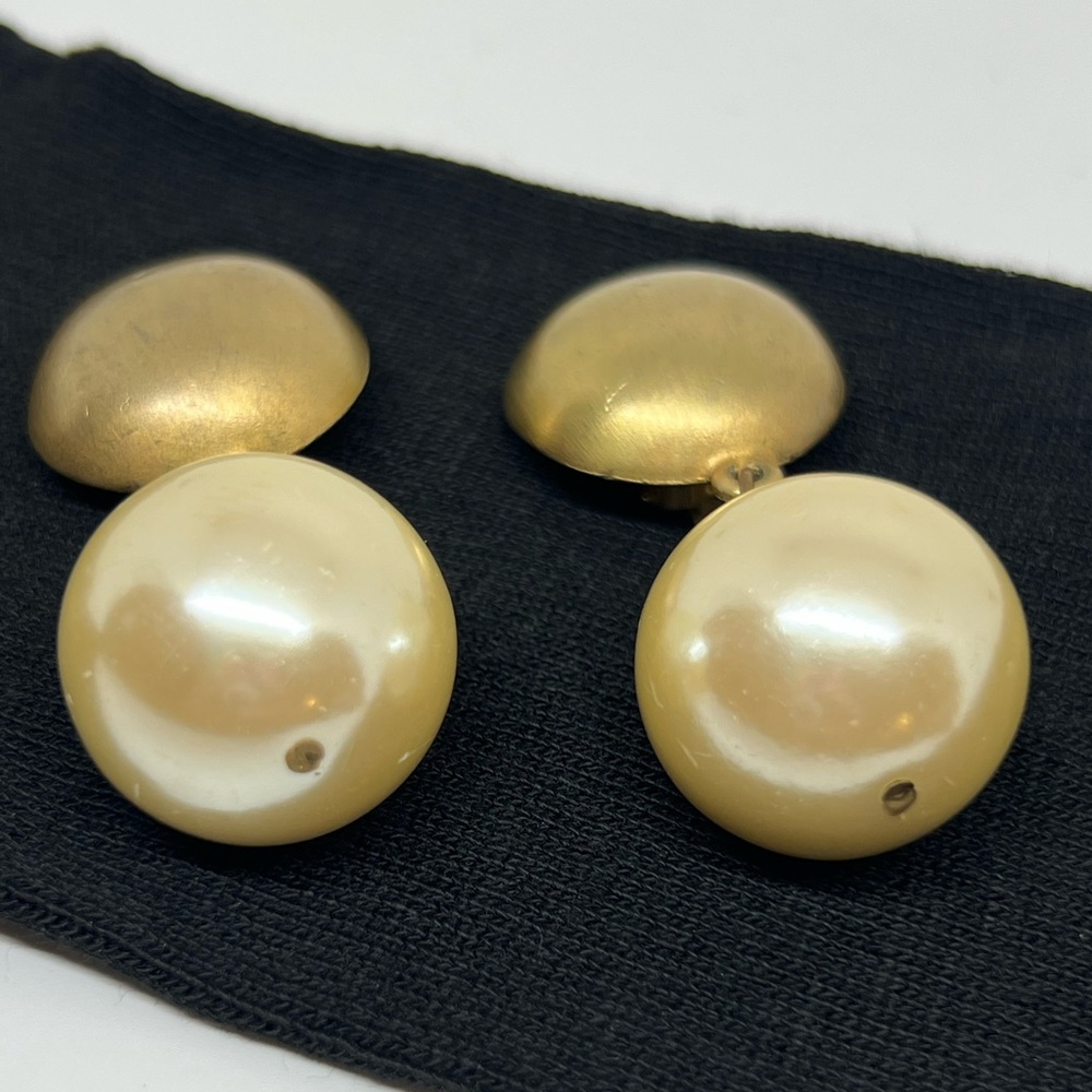 Vintage Ann Taylor Gold-tone Faux Pearl Dangle Clip On Earrings - Picture 6 of 10